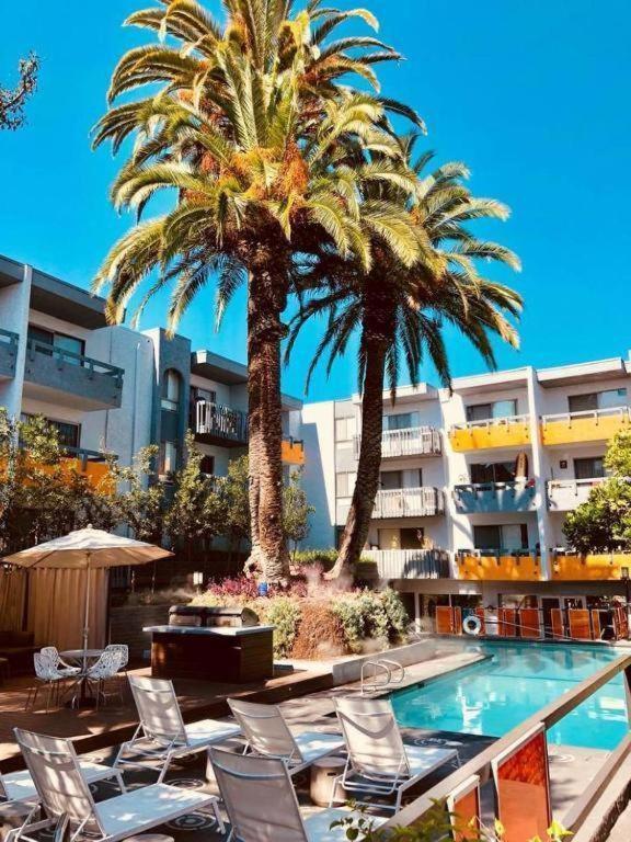 Charming Hollywood Condo With Pool & Balcony Los Angeles Exterior photo